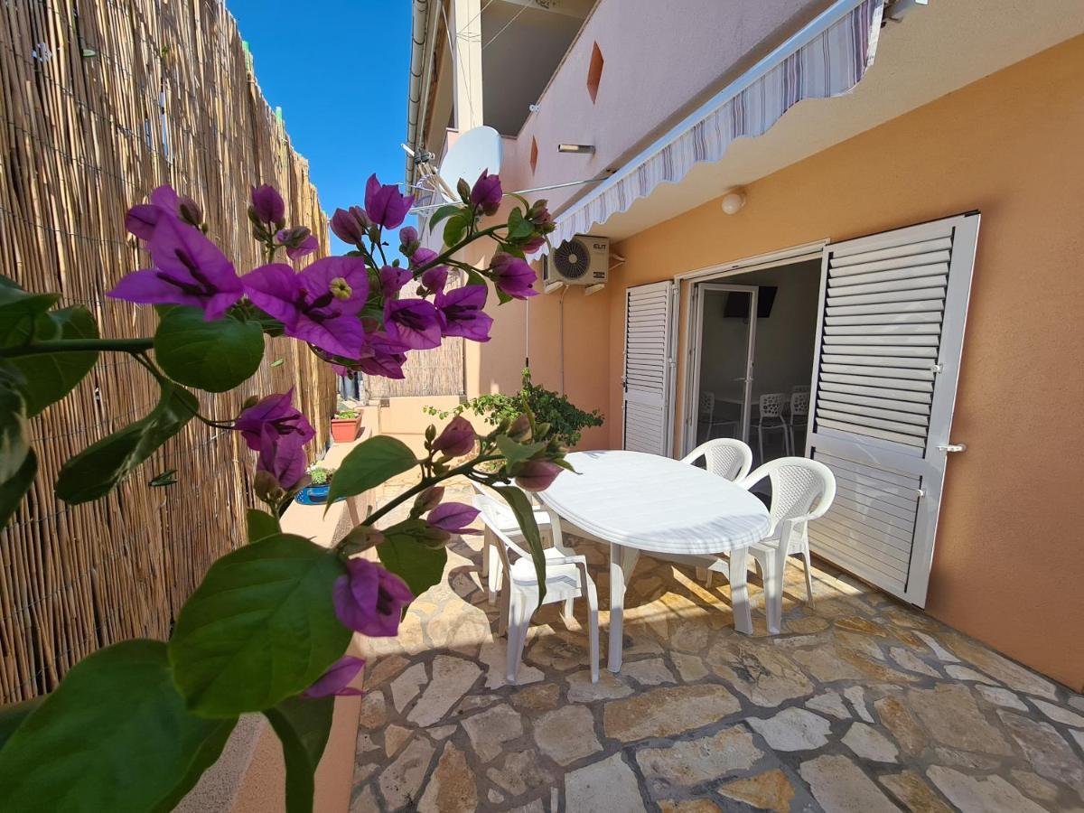 Apartments Barbati Kustići 외부 사진