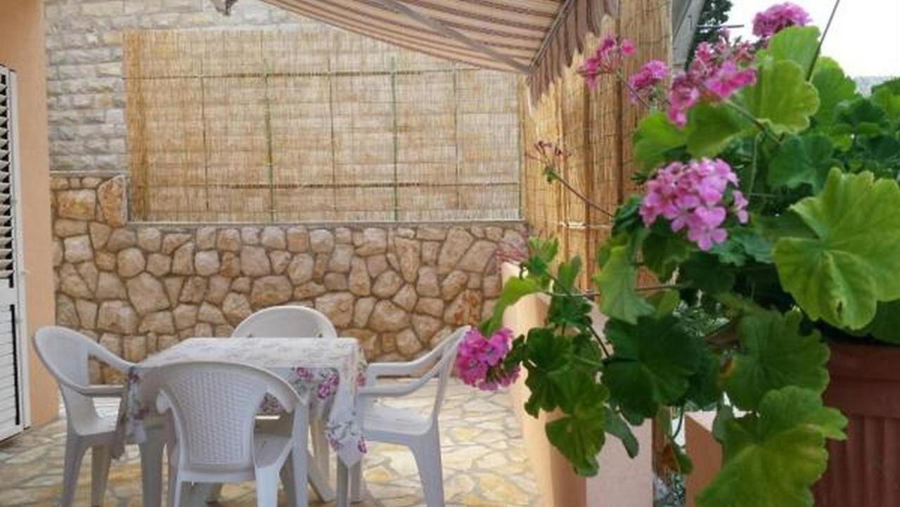 Apartments Barbati Kustići 외부 사진