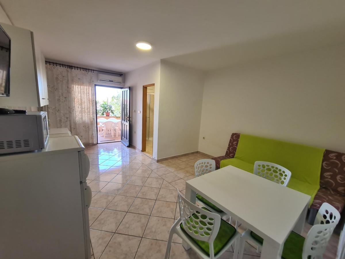 Apartments Barbati Kustići 외부 사진