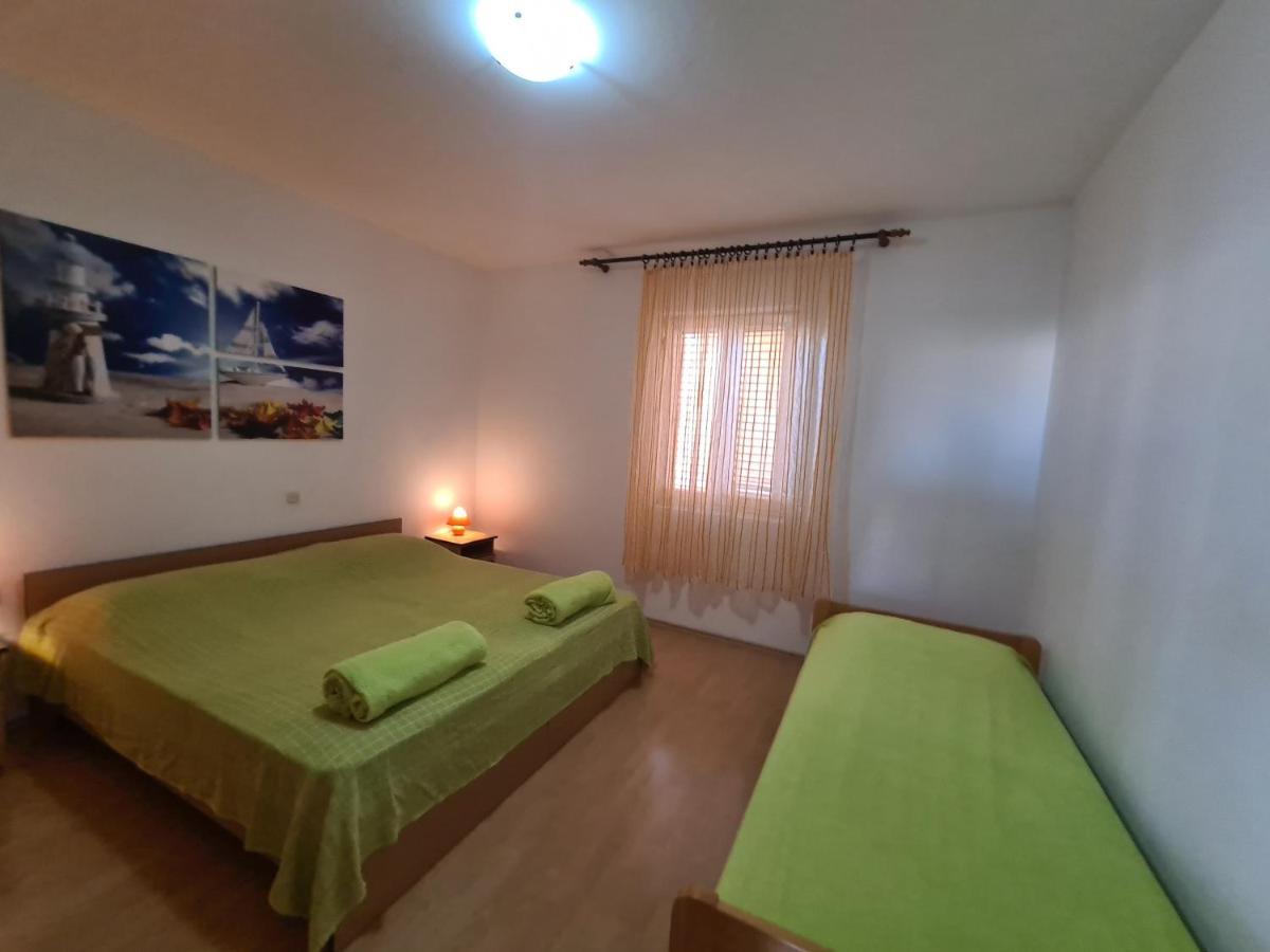 Apartments Barbati Kustići 외부 사진