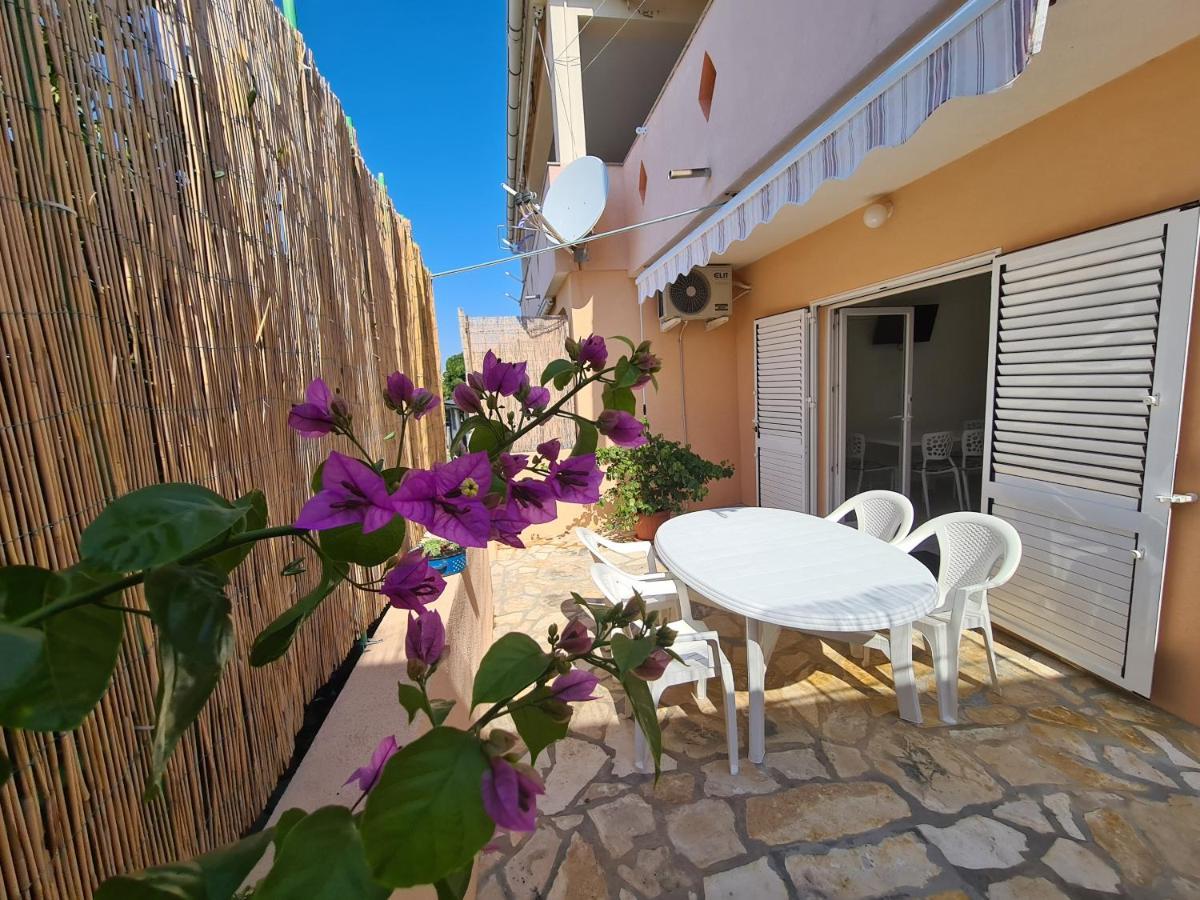 Apartments Barbati Kustići 외부 사진
