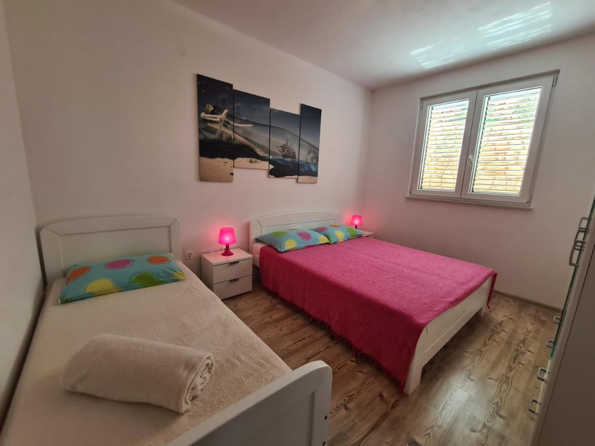 Apartments Barbati Kustići 외부 사진