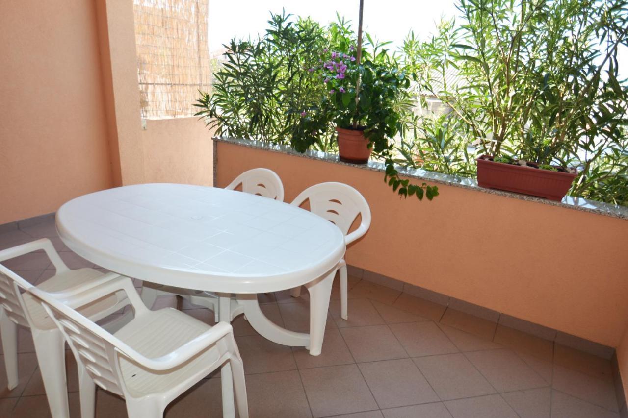 Apartments Barbati Kustići 외부 사진