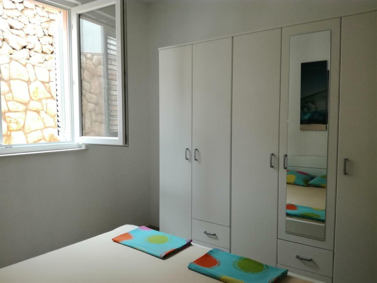 Apartments Barbati Kustići 외부 사진