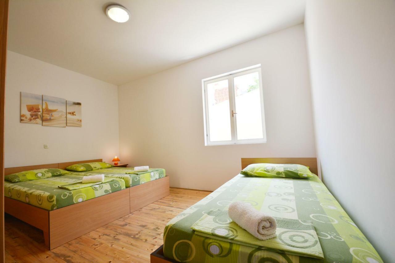 Apartments Barbati Kustići 외부 사진